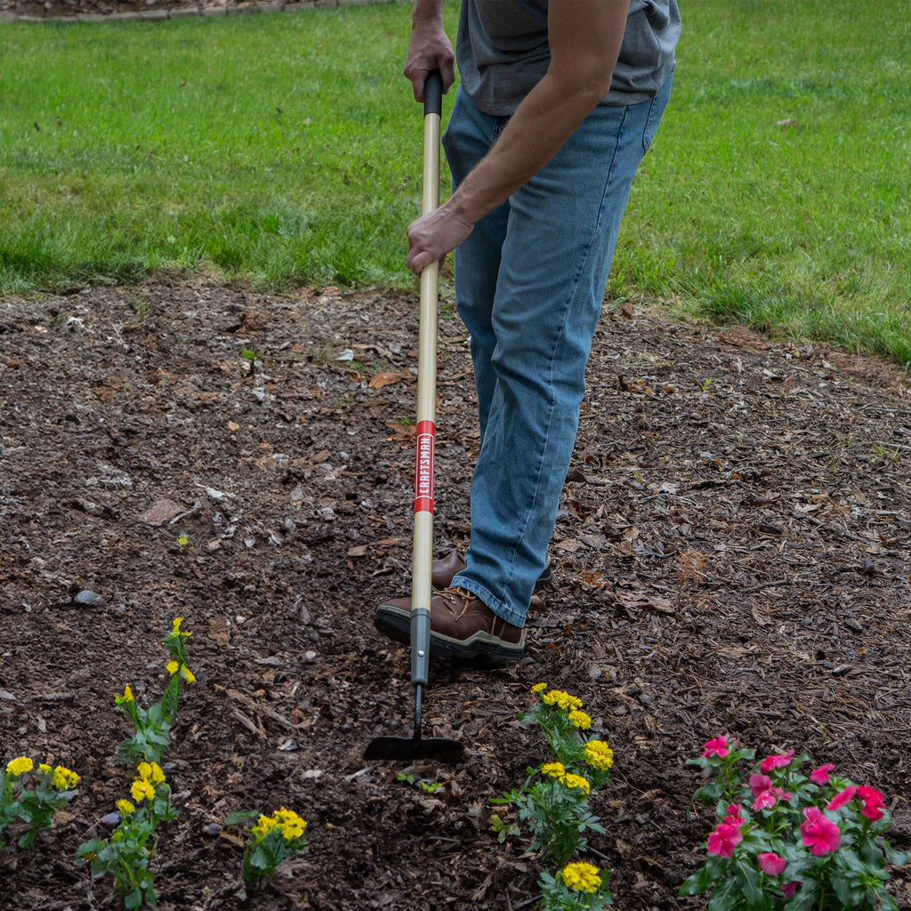 CMXMLTP35319 Wood Handle Garden Hoe 137.2cm