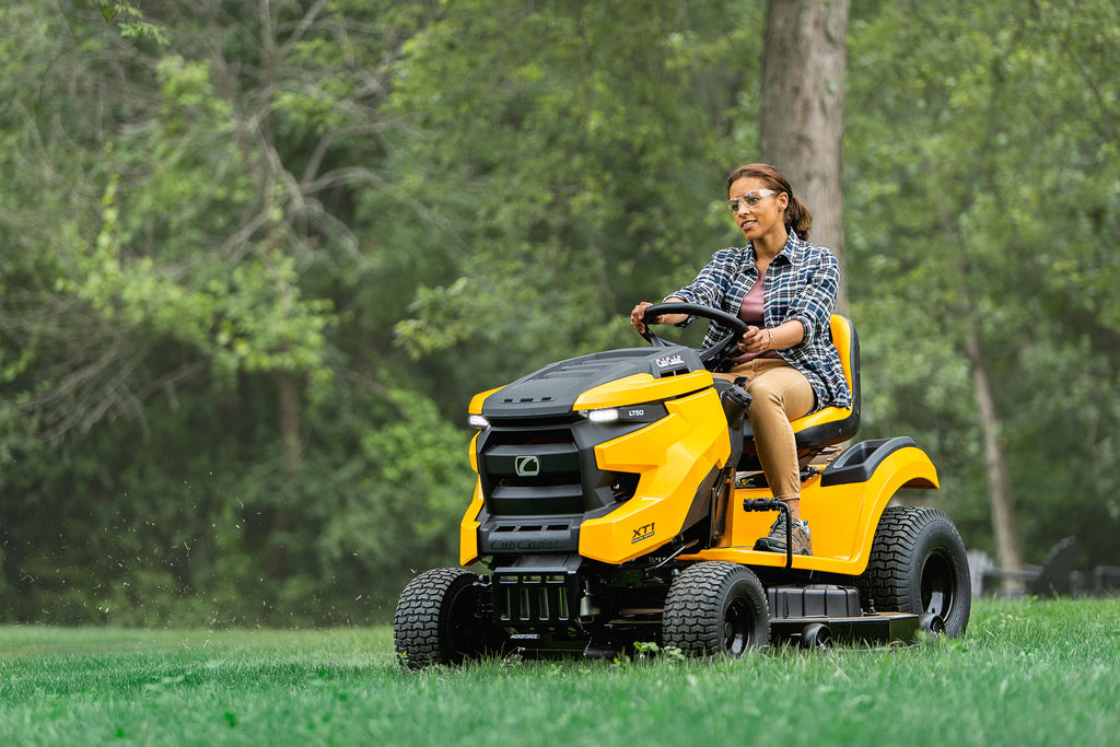 XT1 LT50 FAB Lawn Tractor 127cm 725cc