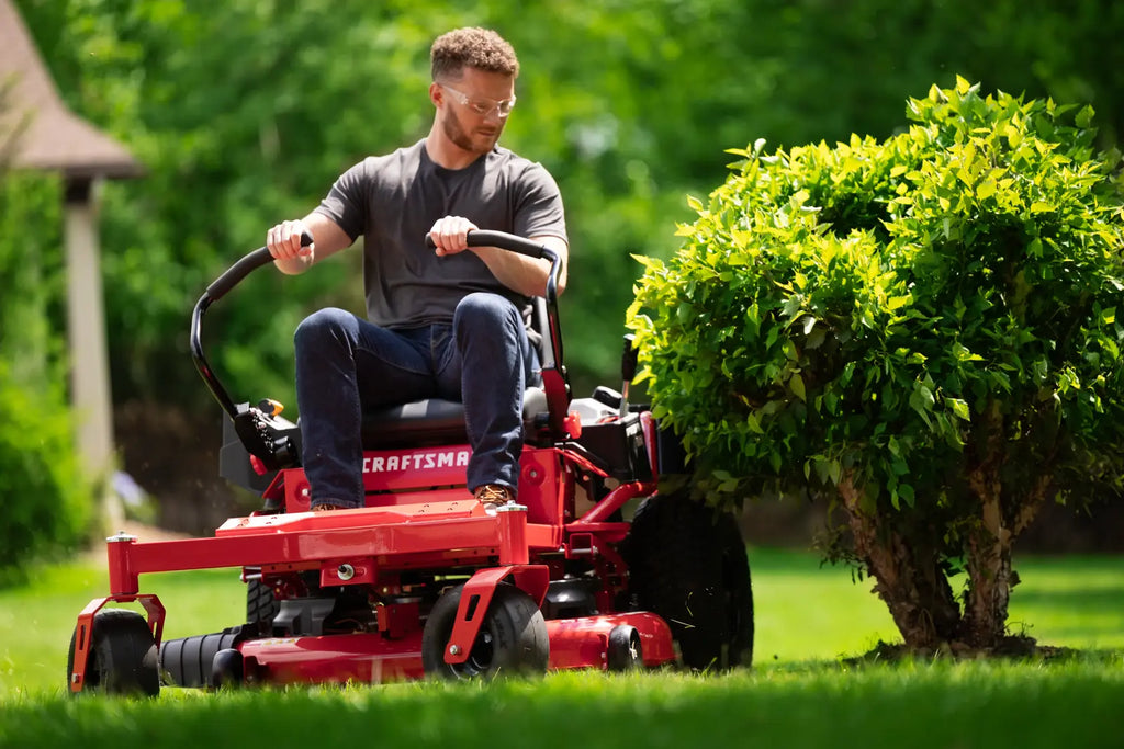 Z3200 Gas Zero-Turn Riding Lawn Mower 106.7cm