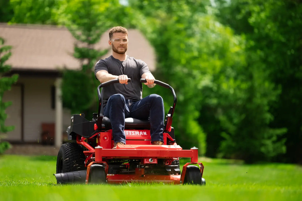 Z3200 Gas Zero-Turn Riding Lawn Mower 106.7cm