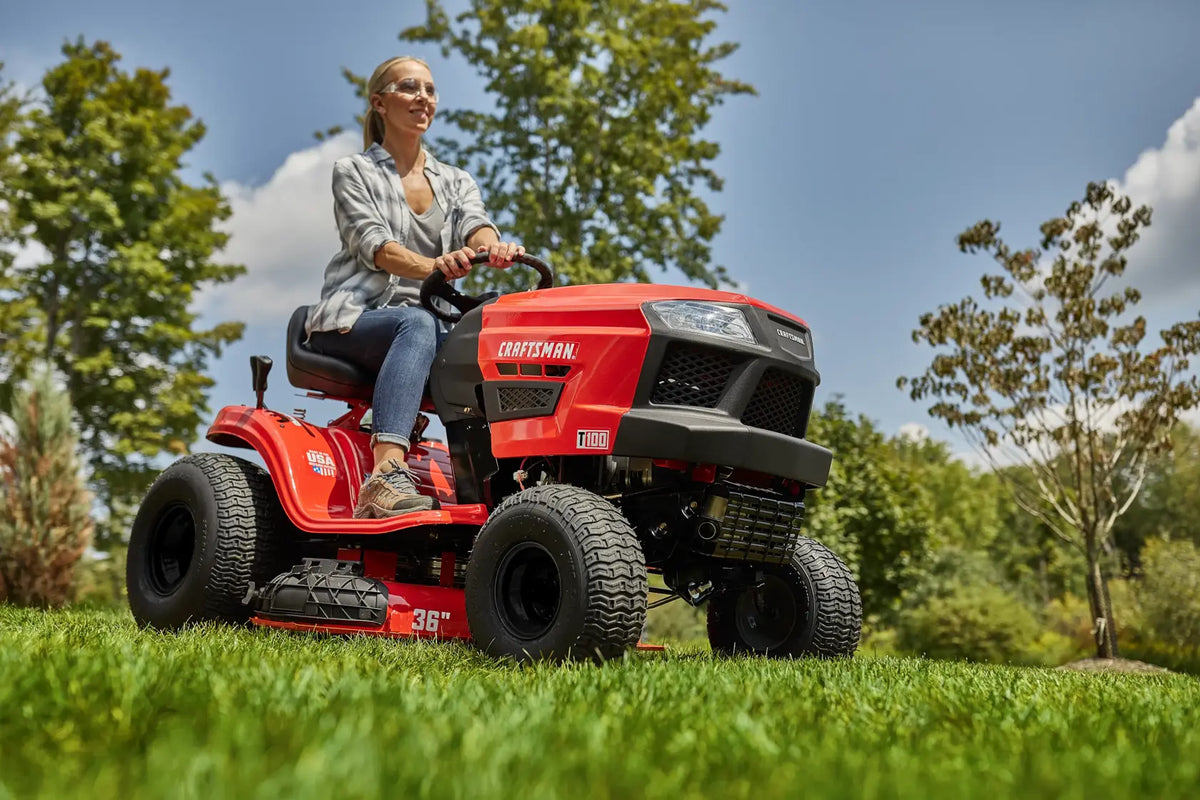 T100 Gear Drive Riding Lawn Mower 91.4cm