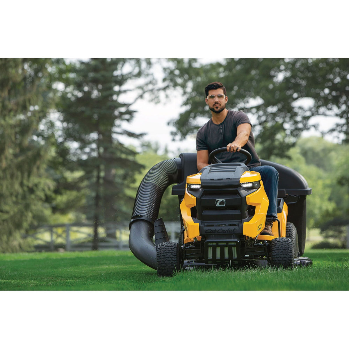 XT1 LT46 Riding Lawn Mower 116.8cm