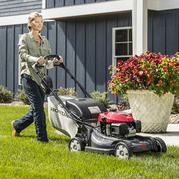 HRX217VLA Self-Propelled Gas Mower 53.3cm